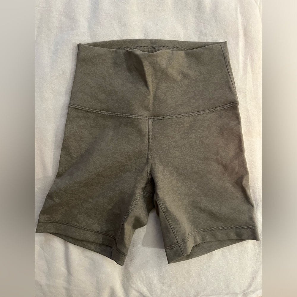 Wunder Train High-Rise 6” inseam shorts